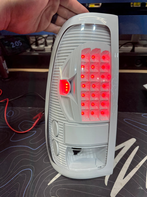 1999 - 07 FORD SUPER DUTY TAIL LIGHT *PAINT CODE: YZ* (OPEN BOX)